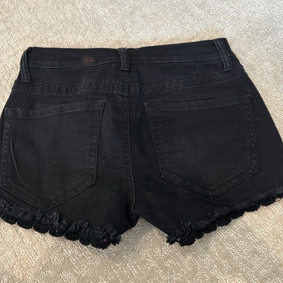 Never worn Miss black denim short - Picture 2 of 6